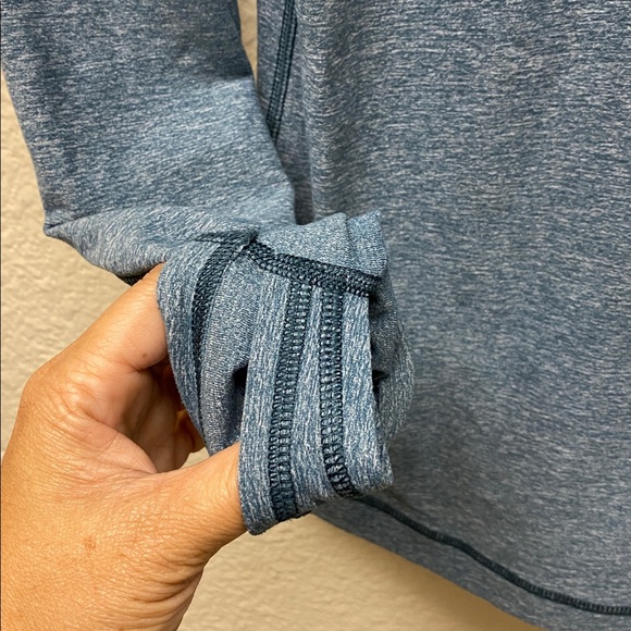 Lululemon Men's Blue Quarter-Zip Pullover - Picture 10 of 10